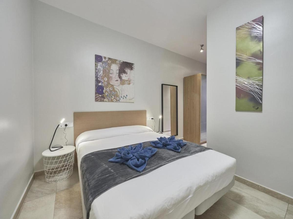 Torre De Gracia Apartment *